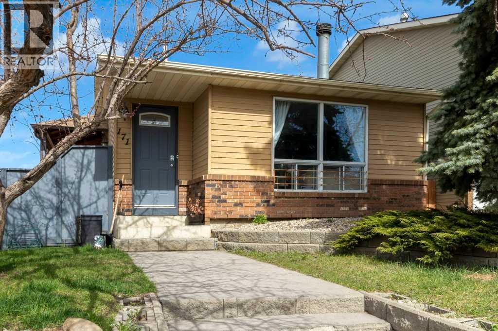 House for Sale in 171 Erin Mount Place SE|Calgary, Alberta T2B2T3