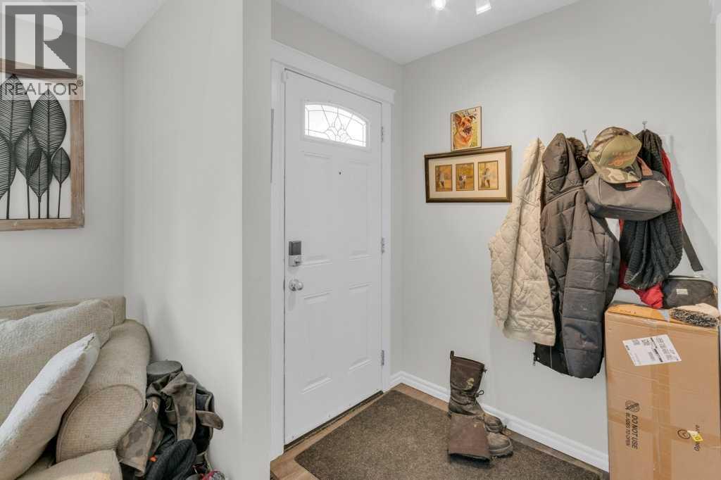 House for Sale in 171 Erin Mount Place SE|Calgary, Alberta T2B2T3 2