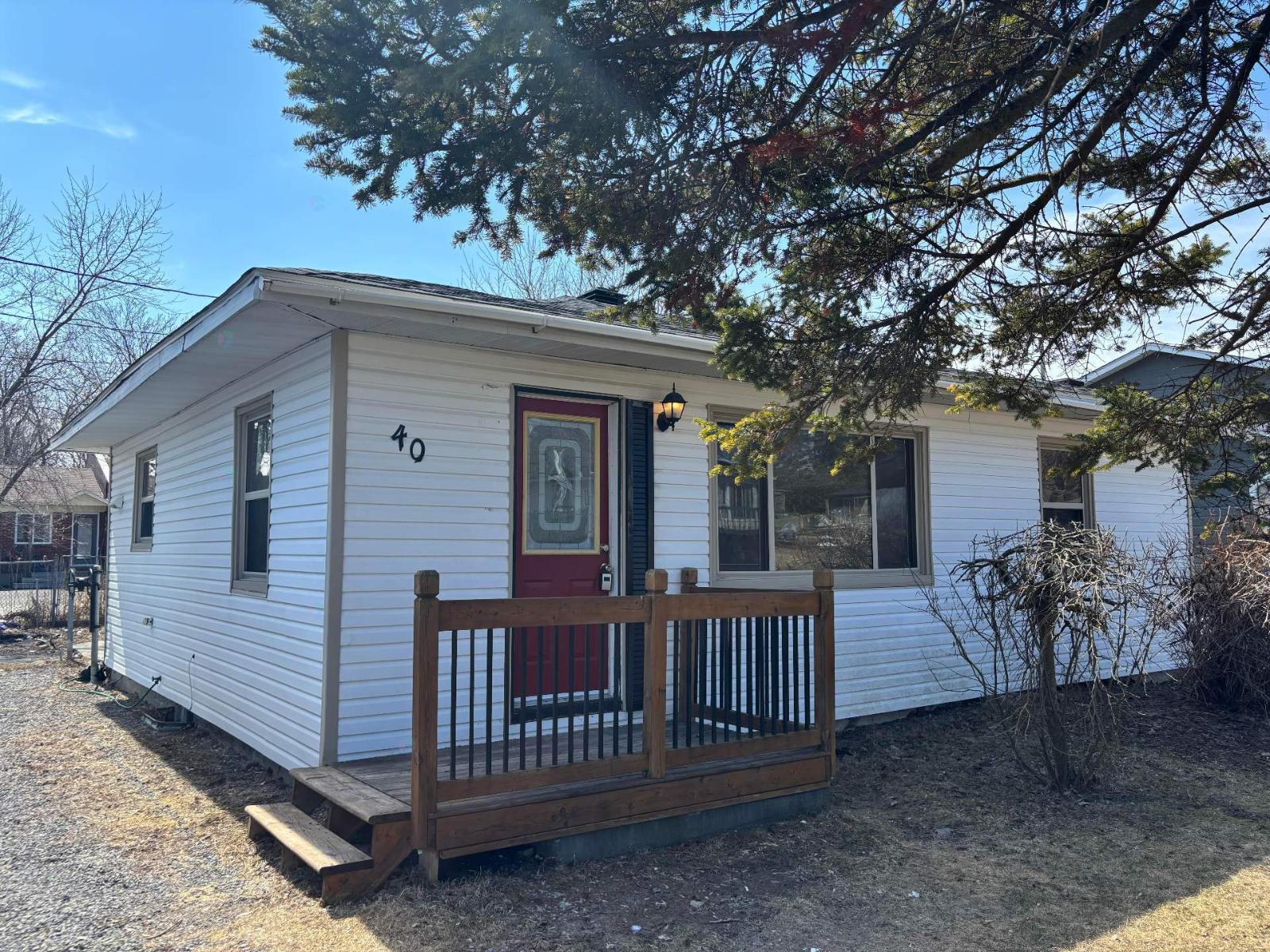40 Rue de la Plage, Lavaltrie, Quebec J5T1E8