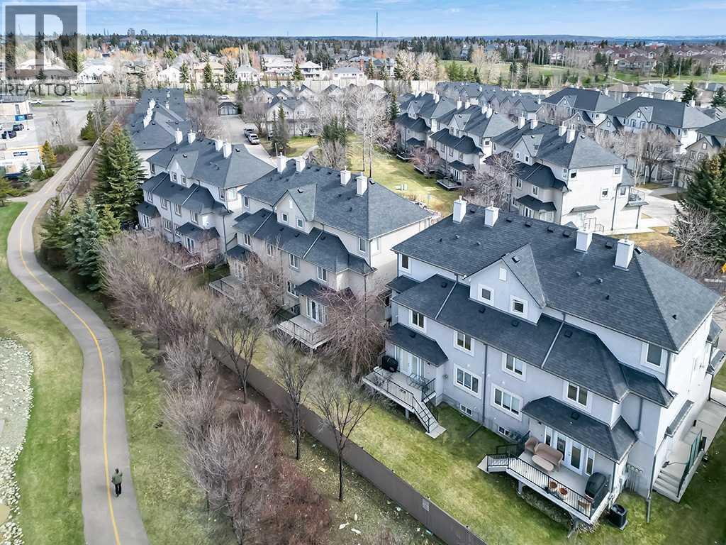 Row / Townhouse for Sale in 172 Simcoe Place SW|Calgary, Alberta T3H4T7 3
