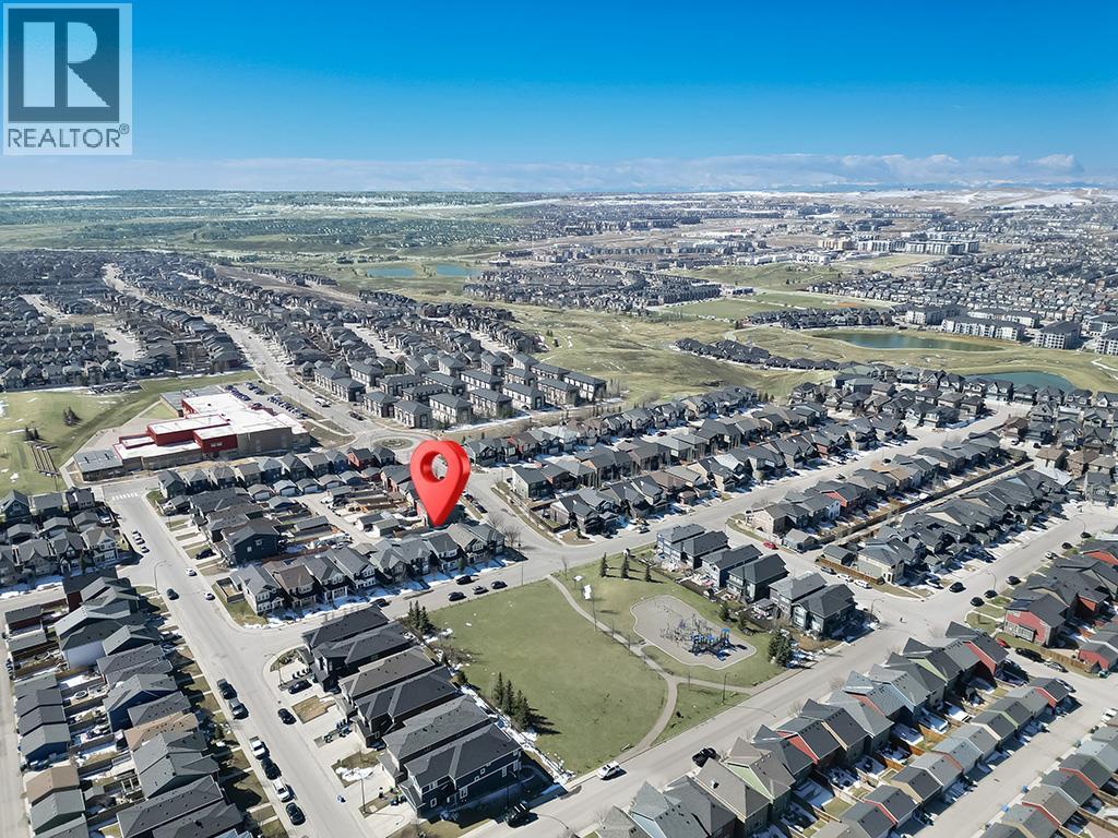 House for Sale in 608 Evansborough Way NW|Calgary, Alberta T3P0M2 3