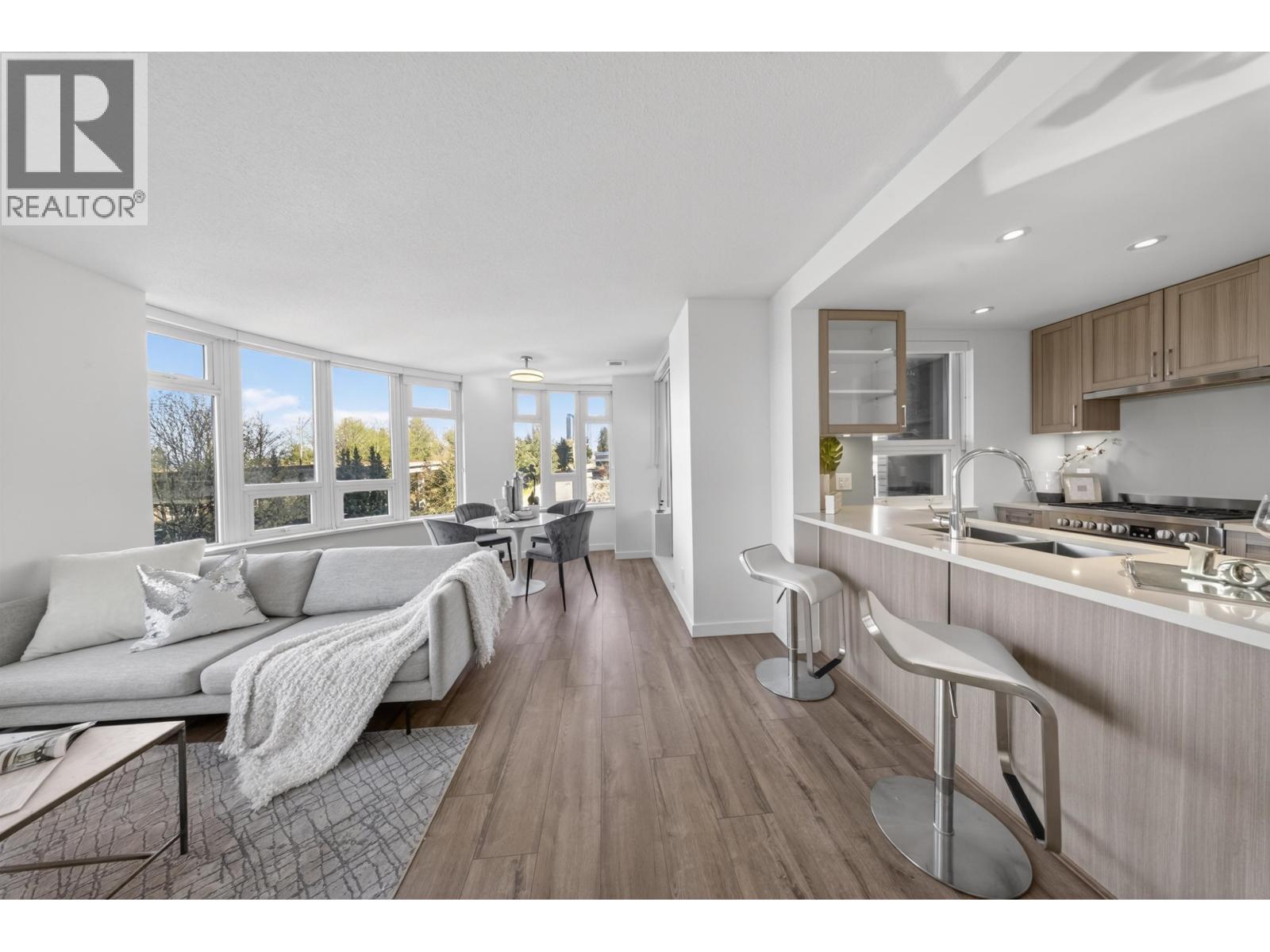713 5470 ORMIDALE STREET|Vancouver, British Columbia V5R0G6
