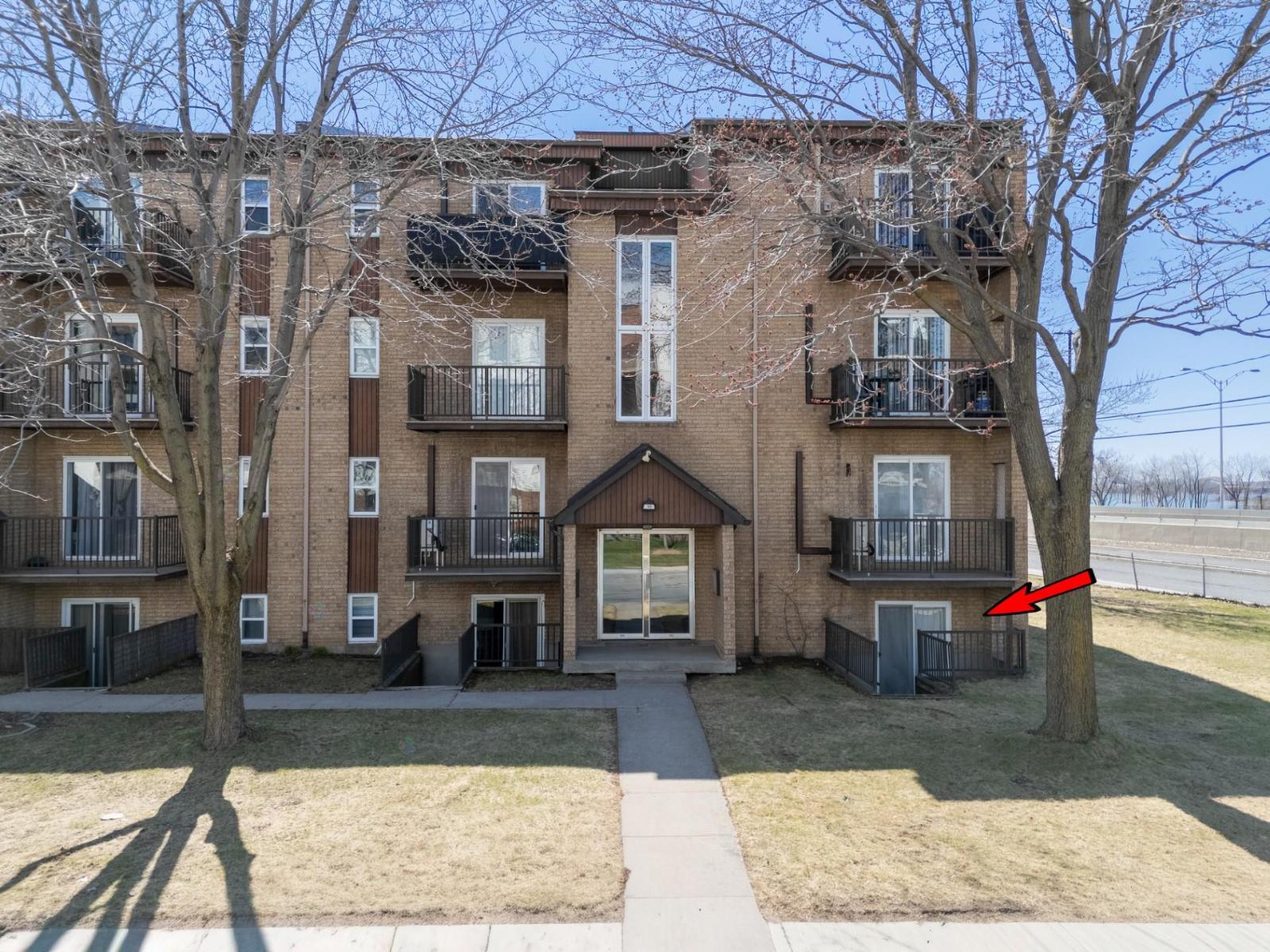 10 Rue de l'Église, #A01, Longueuil (Le Vieux-Longueuil), Quebec J4G1H9