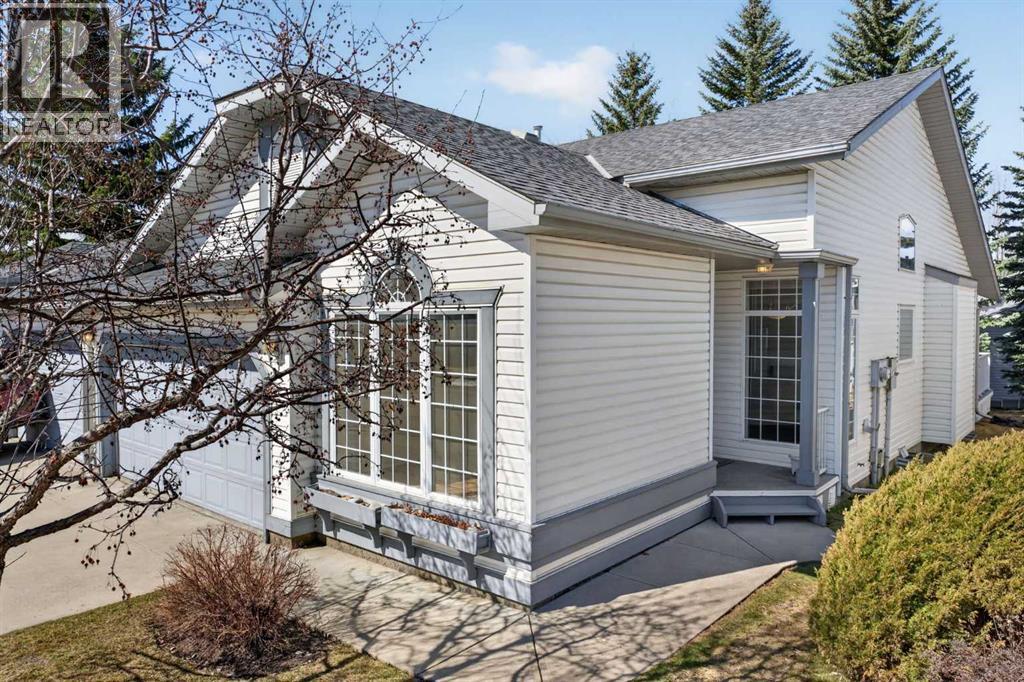Duplex for Sale in 35 Douglasview Park SE|Calgary, Alberta T2Z2R9 3