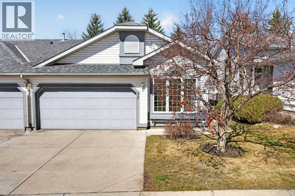 Duplex for Sale in 35 Douglasview Park SE|Calgary, Alberta T2Z2R9 2