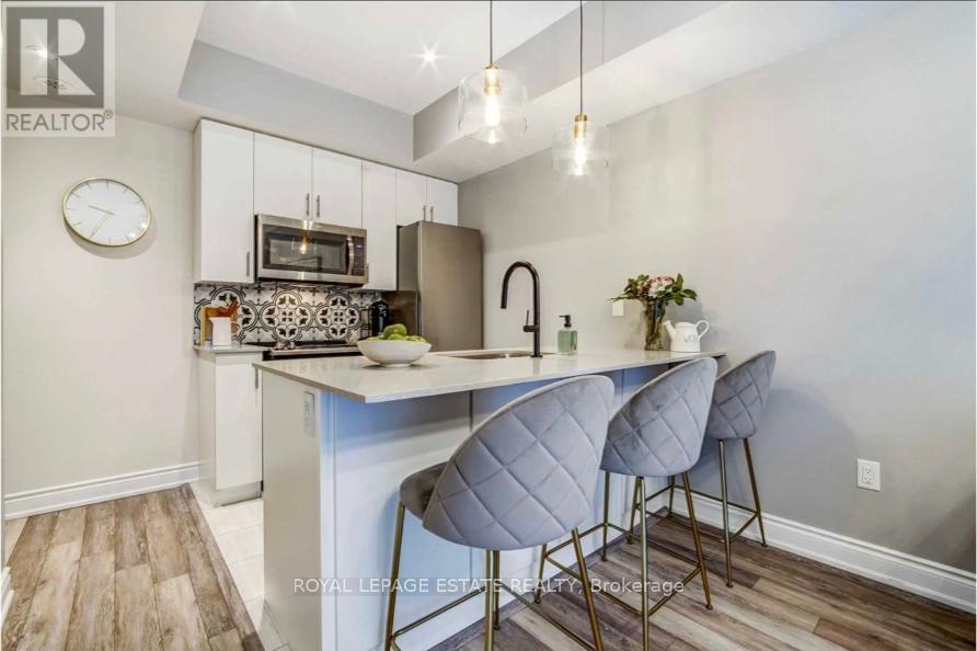 Row / Townhouse for Sale in 66 - 28 FIELDWAY ROAD|Toronto (Islington-City Centre West), Ontario M8Z0E3 5