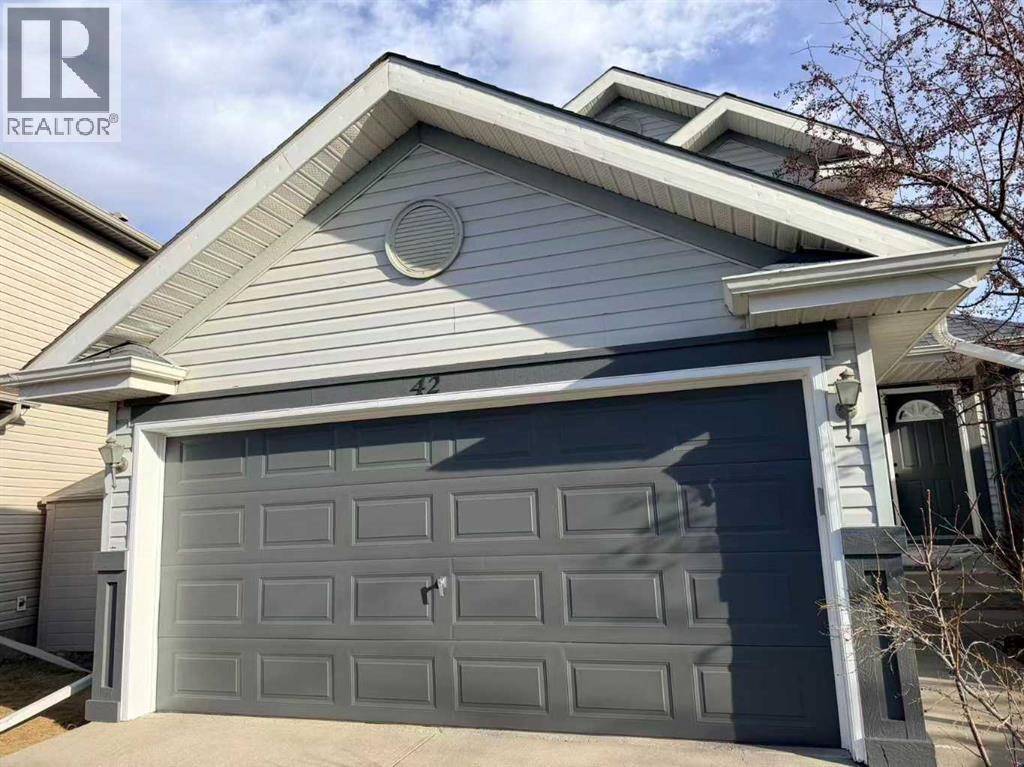 House for Sale in 42 Somerside Place SW|Calgary, Alberta T2Y3V3 2