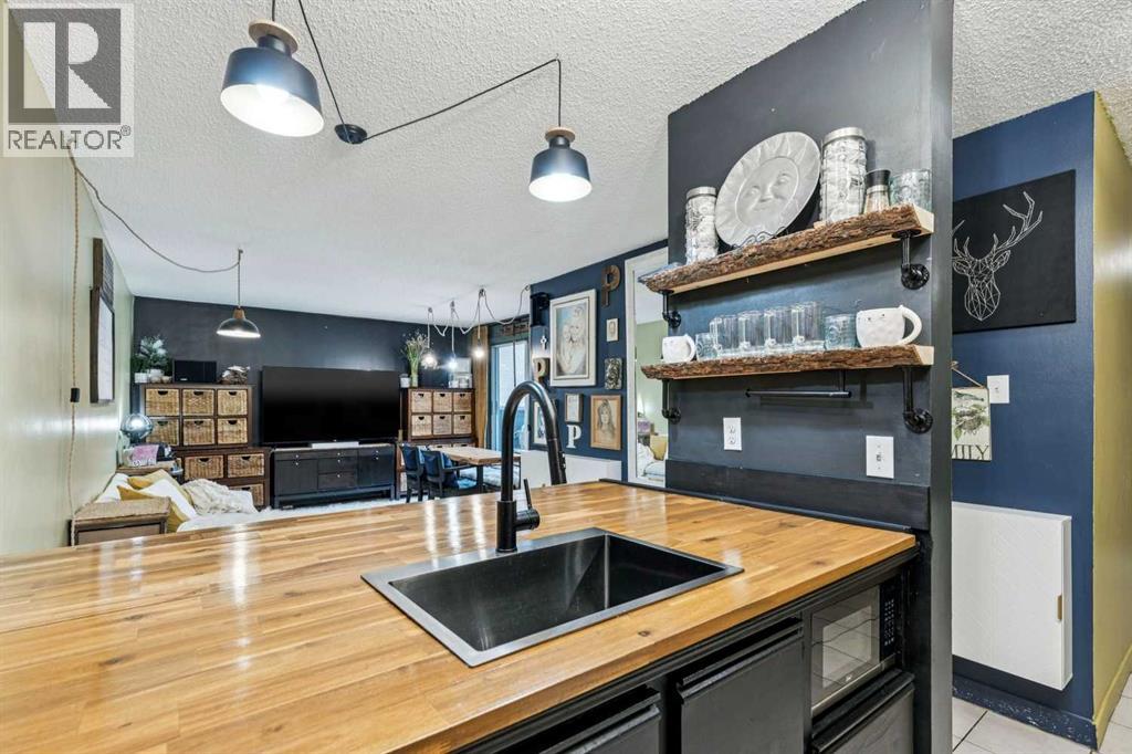 Apartment for Sale in 203, 431 1 Avenue NE|Calgary, Alberta T2E0B3 5