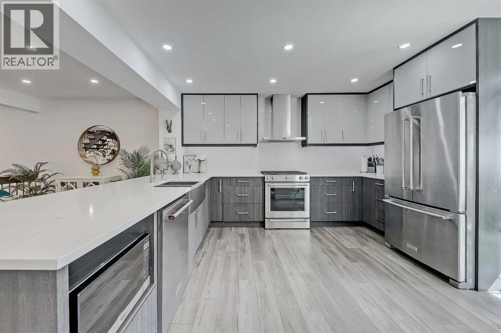 Row / Townhouse for Sale in 903, 3240 66 Avenue SW|Calgary, Alberta T3E6M5 5