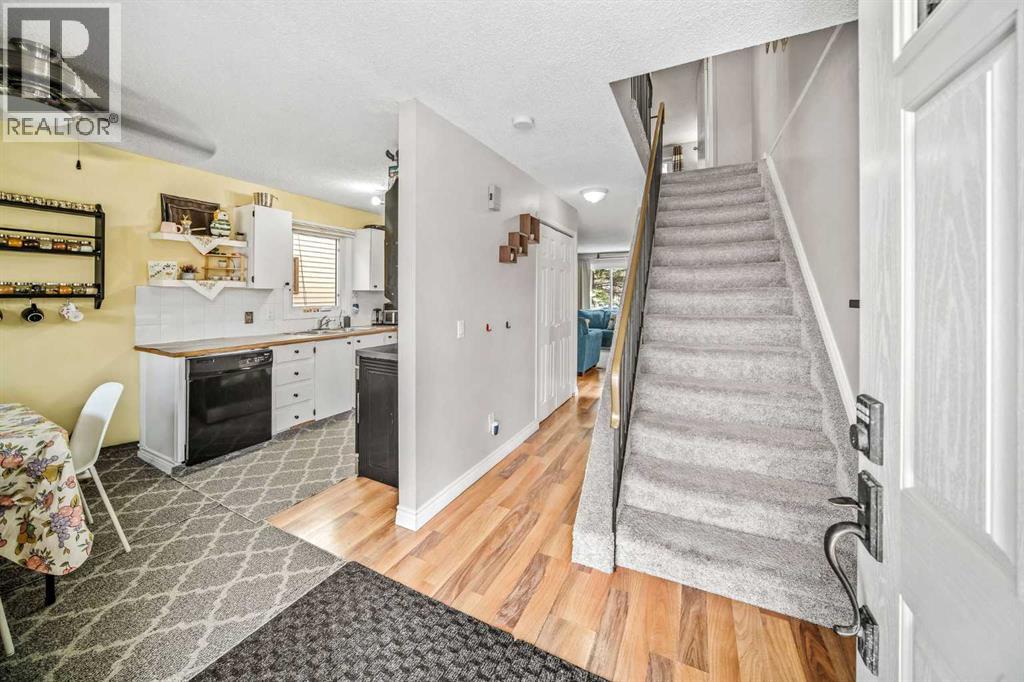 House for Sale in 96 Mckinley Road SE|Calgary, Alberta T2Z1V8 5