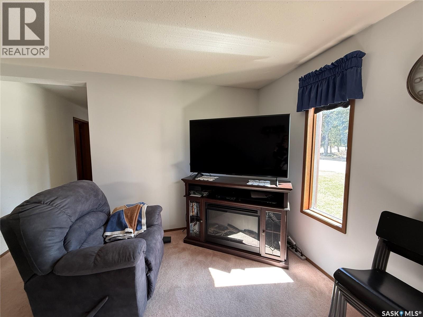 For sale: 117 3rd AVENUE NW, Watson, Saskatchewan S0K4V0 - SK035165 ...