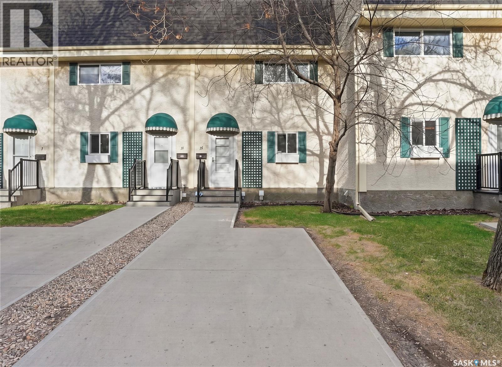 15 Killarney WAY