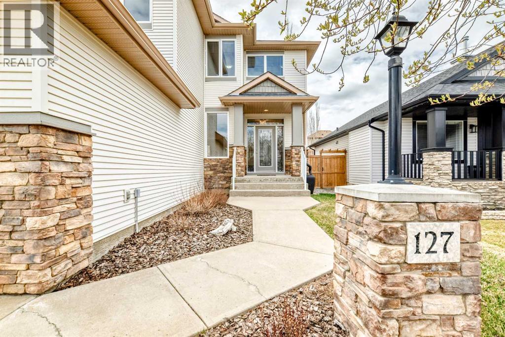For sale: 127 Cimarron Park Circle, Okotoks, Alberta T1S2H5