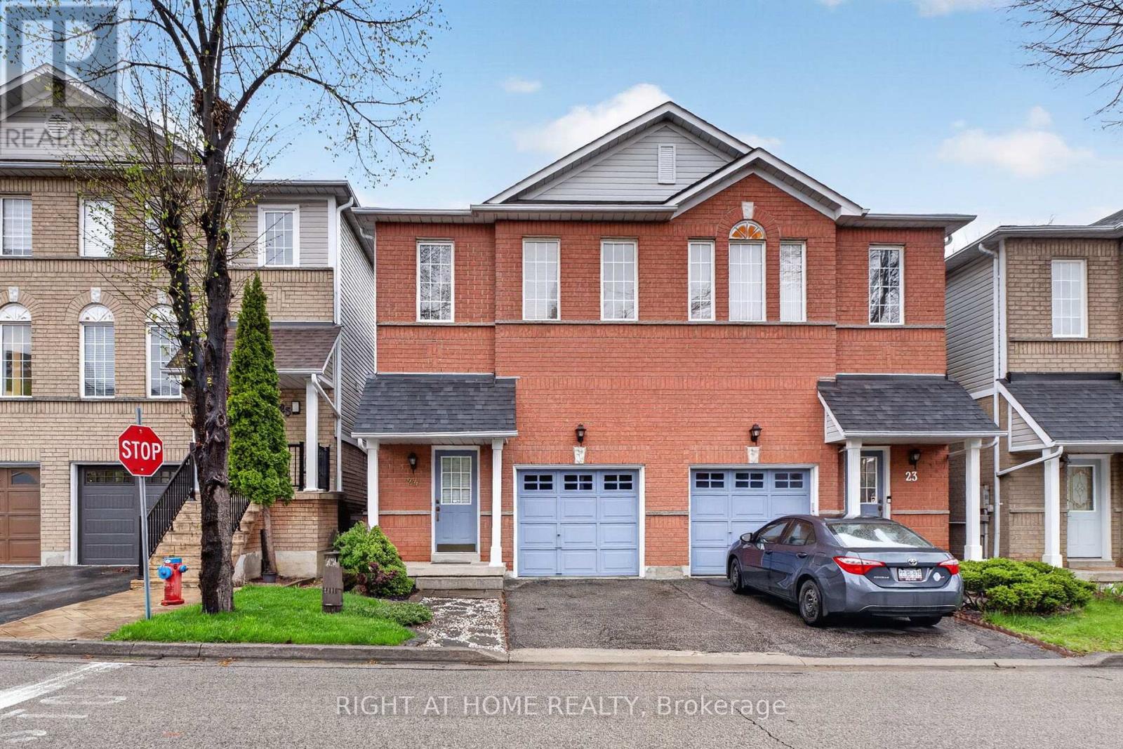 Row / Townhouse for Sale in 24 - 1480 BRITANNIA ROAD W|Mississauga (East Credit), Ontario L5V2K4