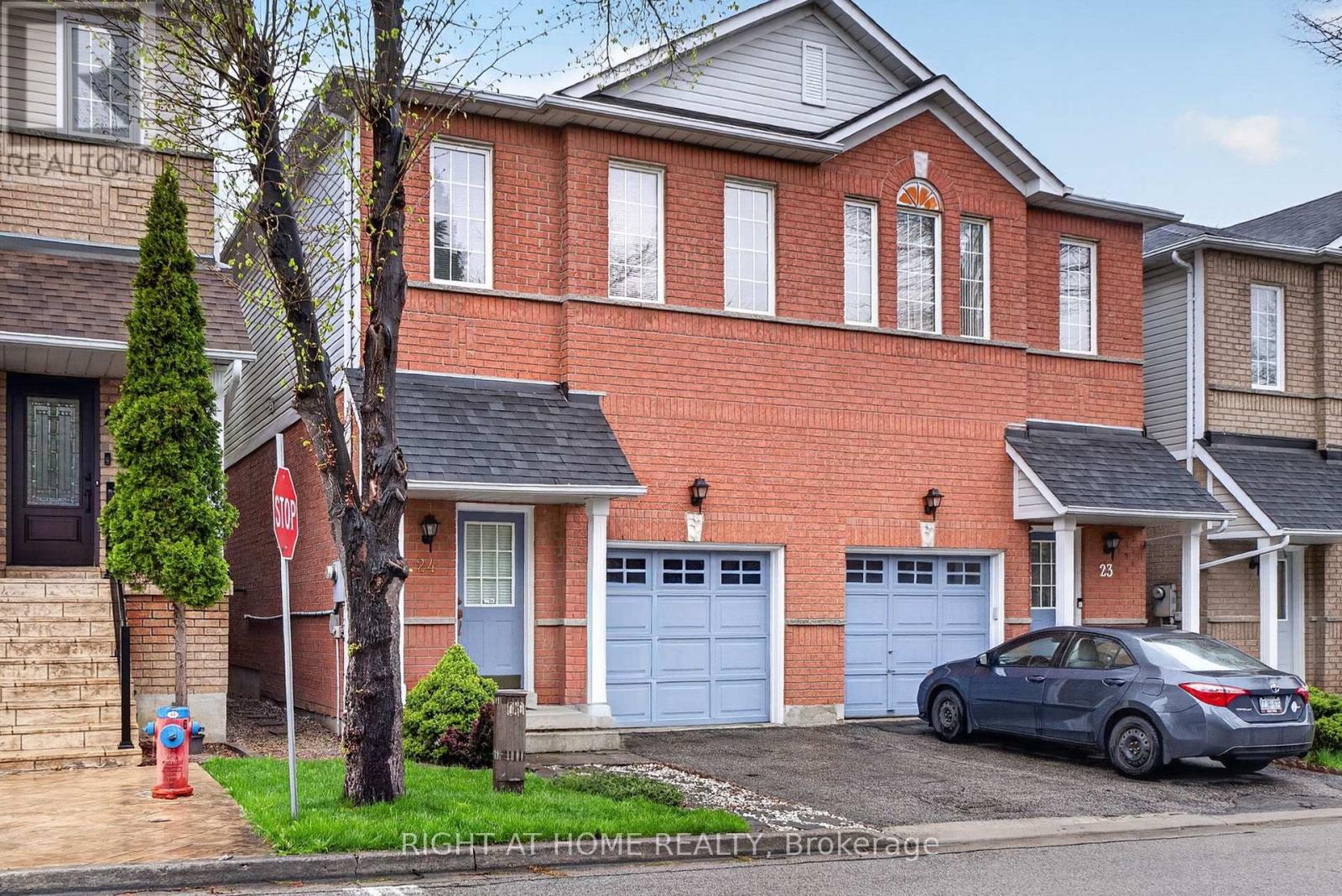 Row / Townhouse for Sale in 24 - 1480 BRITANNIA ROAD W|Mississauga (East Credit), Ontario L5V2K4 2
