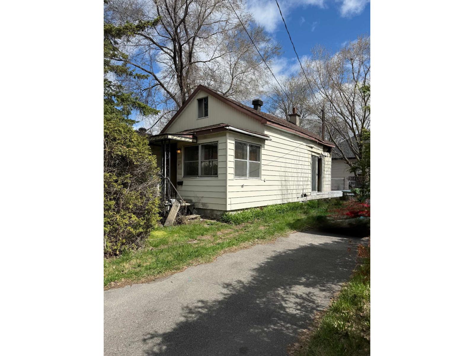 25 34e Avenue, Bois-des-Filion, Quebec J6Z2C8