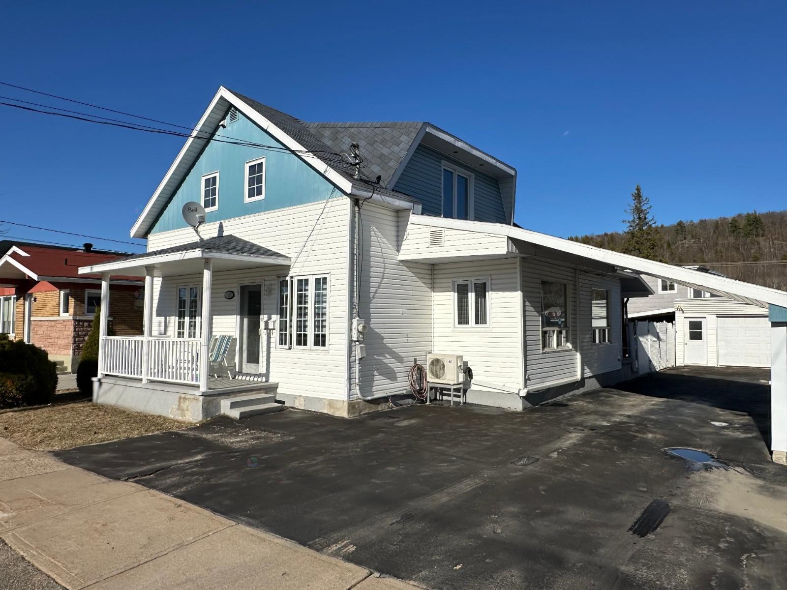 428 Rue Desbiens, La Tuque, Quebec G9X2J3