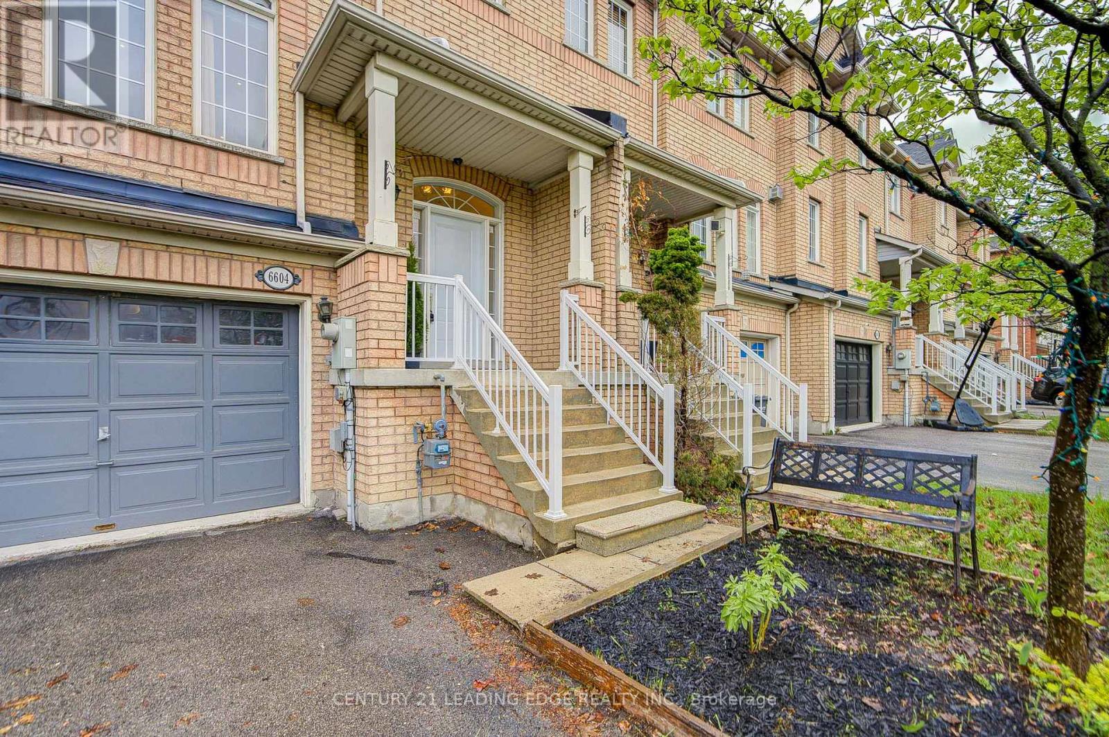 Row / Townhouse for Sale in 6604 OPERA GLASS CRESCENT|Mississauga (Meadowvale Village), Ontario L5W1R8 2