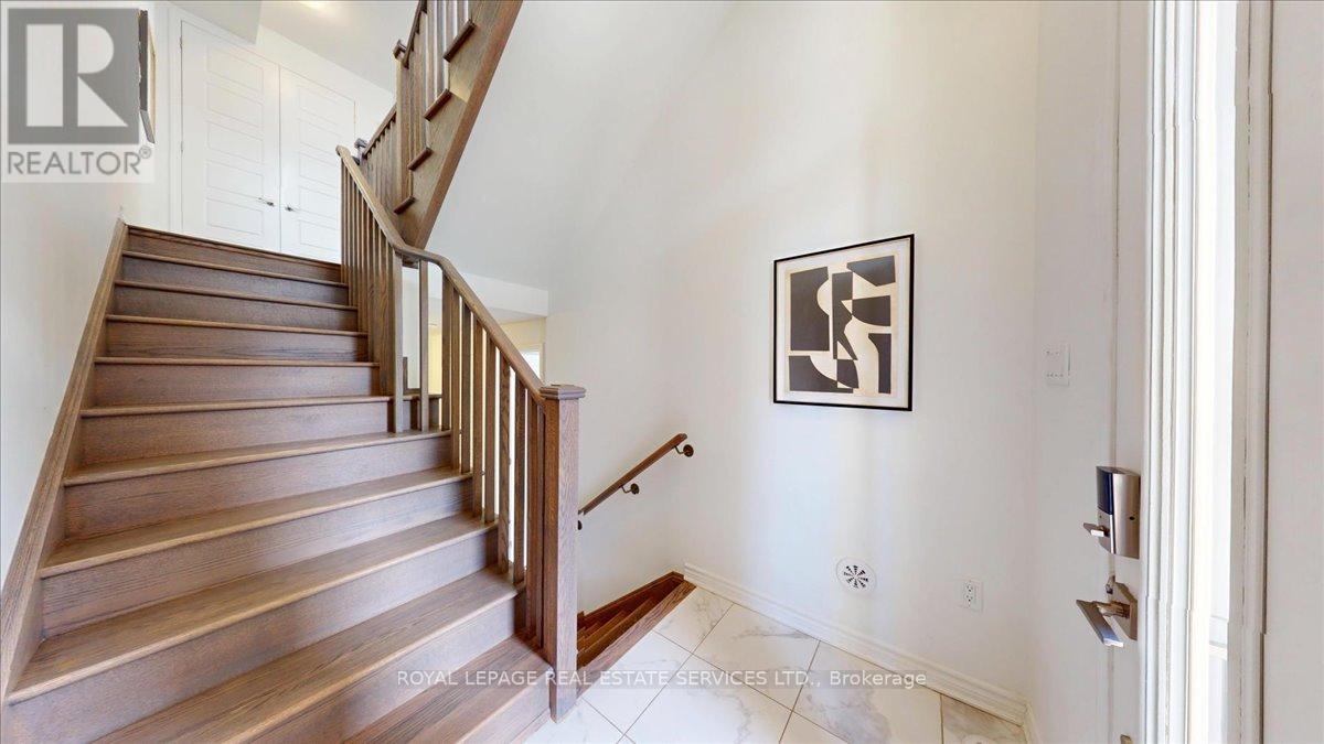 Row / Townhouse for Sale in 1176 WHEAT BOOM DRIVE|Oakville (JM Joshua Meadows), Ontario L6H7W4 4