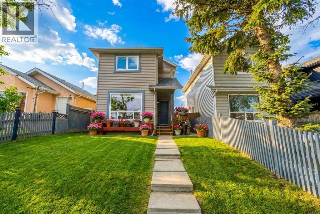 House for Sale in 78 Martinview Crescent NE|Calgary, Alberta T3J2S5 2