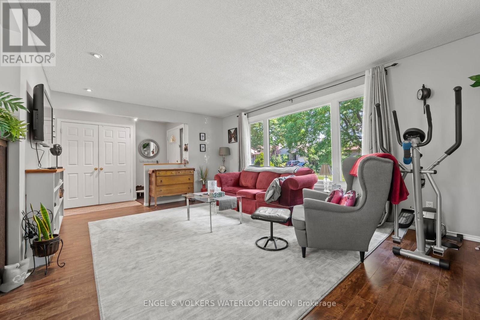 31 MULBERRY LANE, Waterloo, Ontario N2L5L4