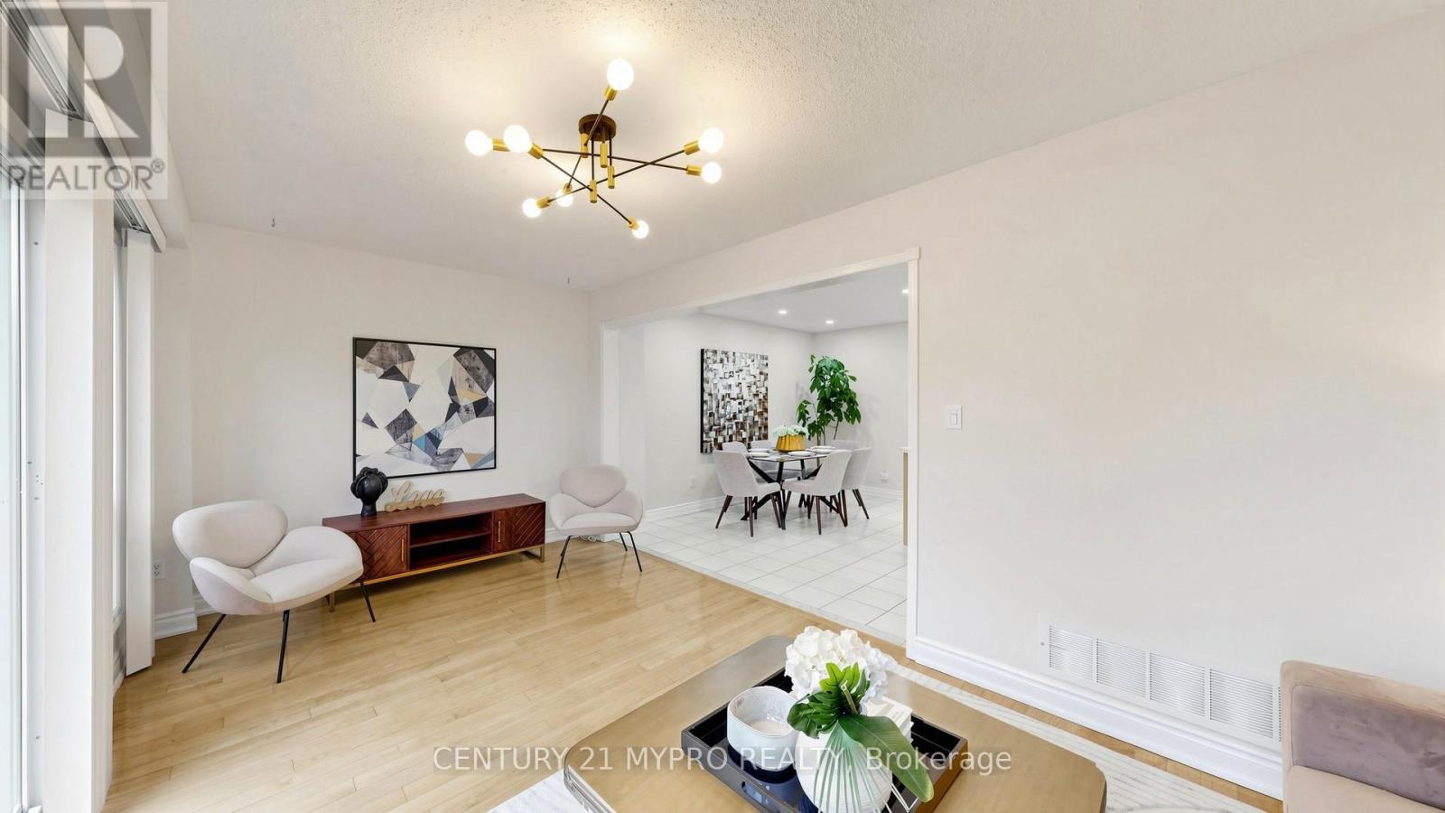 Row / Townhouse for Sale in 77 - 455 APACHE COURT|Mississauga (Hurontario), Ontario L4Z3W8 4