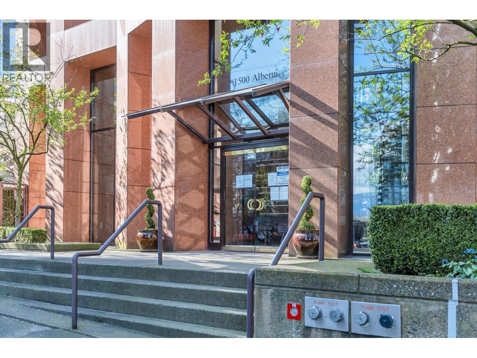 13C 1500 ALBERNI STREET|Vancouver, British Columbia V6G3C9