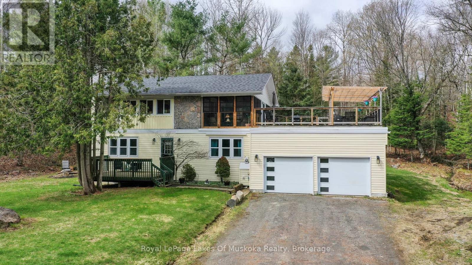 256 WOODLAND DRIVE