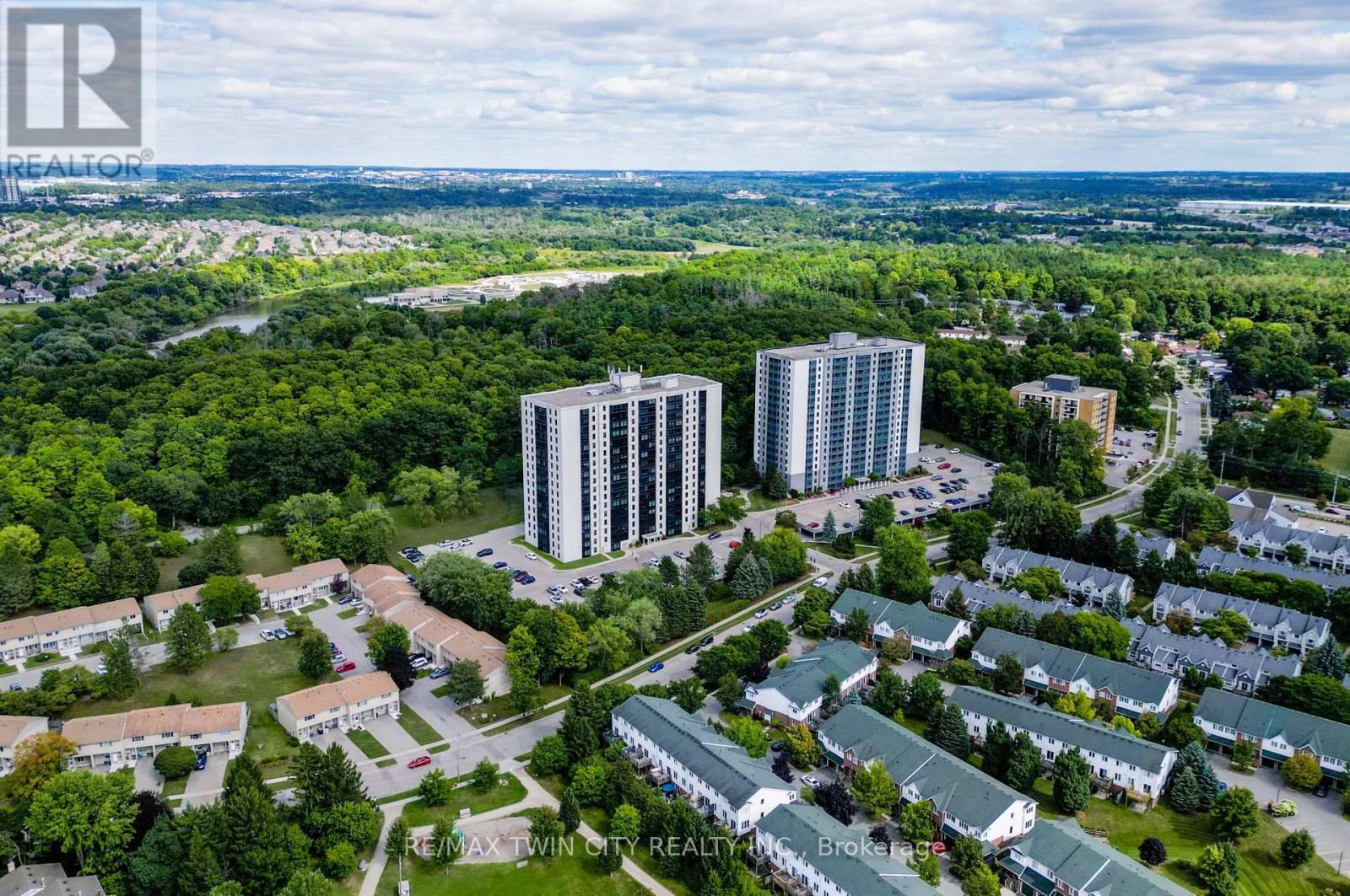1605 - 35 GREEN VALLEY DRIVE, Kitchener, Ontario N2P2A5