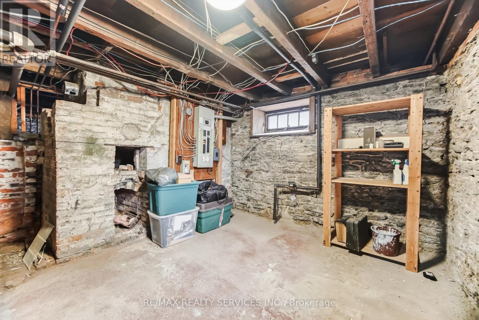 property-image