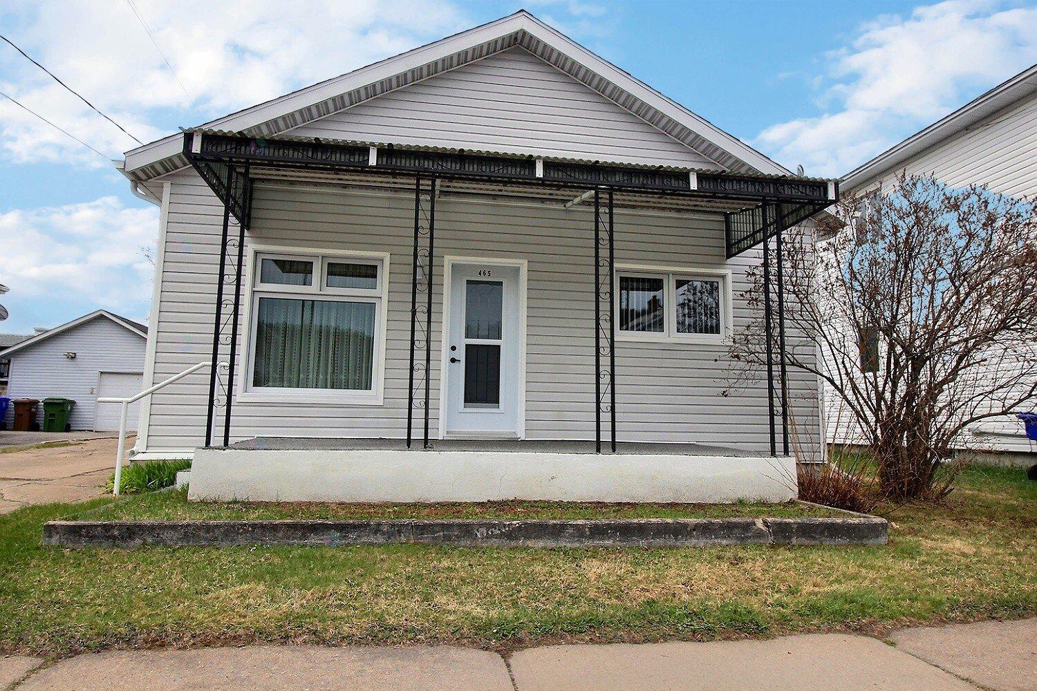 465 Rue Desbiens, La Tuque, Quebec G9X2J4