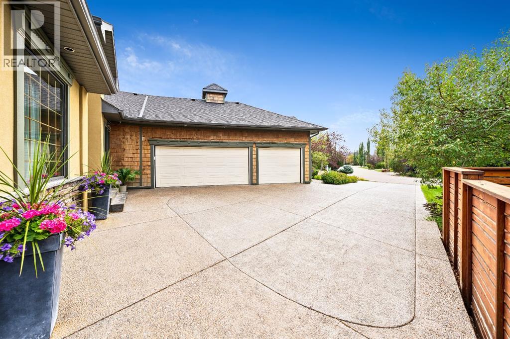 House for Sale in 212 Aspen Meadows Place SW|Calgary, Alberta T5H4T2 3