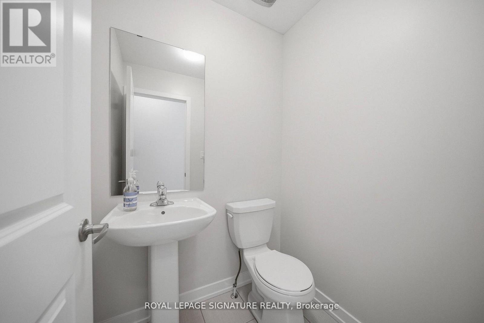 Row / Townhouse for Sale in 1201 DARTMOUTH CRESCENT|Oakville (JM Joshua Meadows), Ontario L6H8C3 4