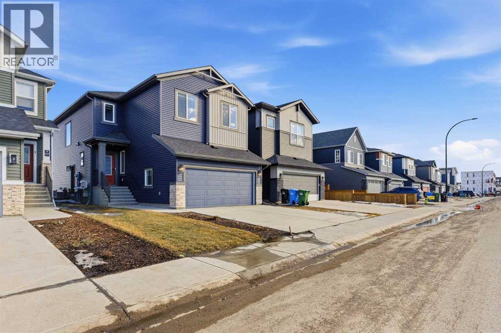 House for Sale in 212 Belmont Park SW|Calgary, Alberta T2X5T7 2
