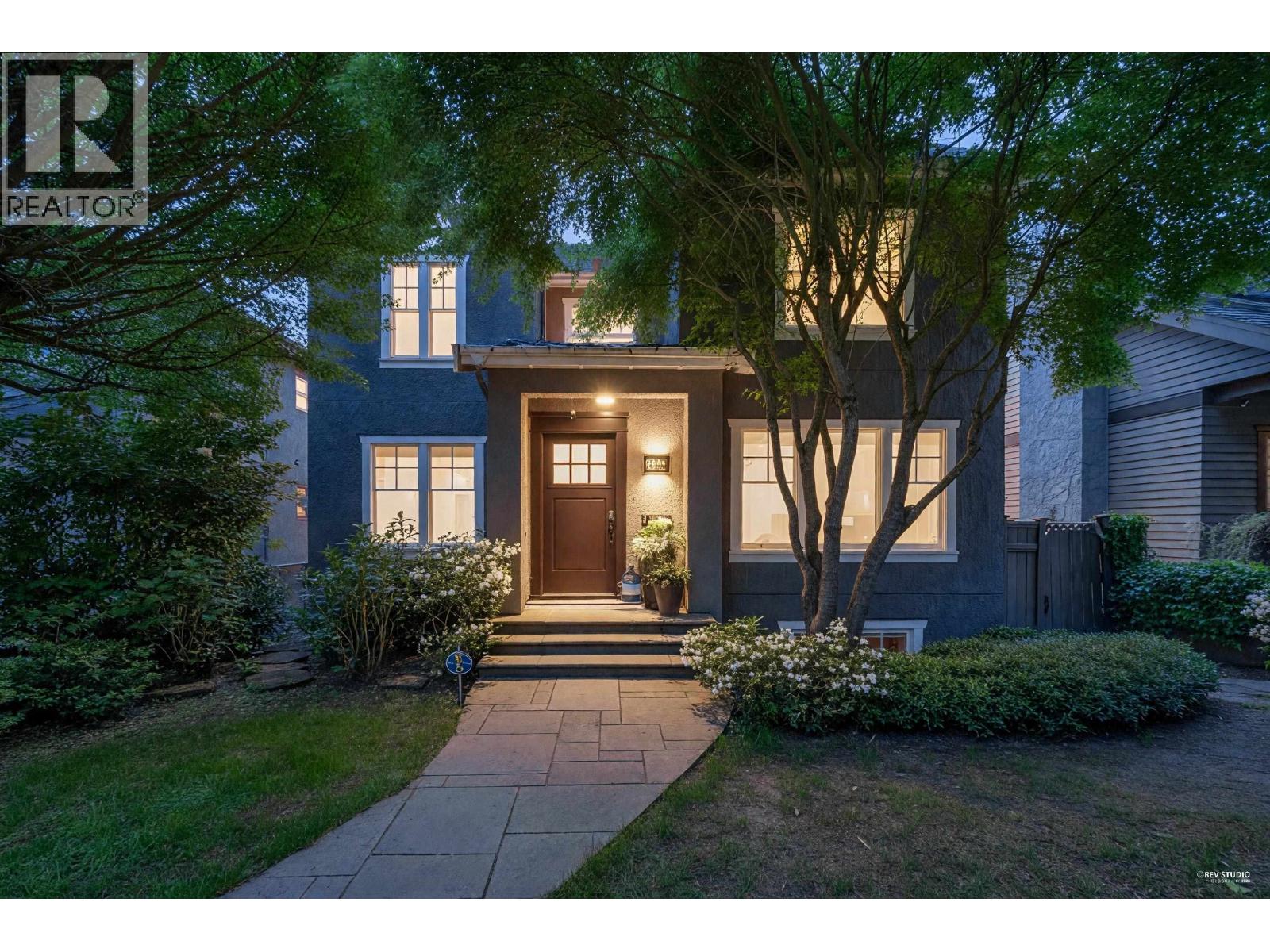 2540 W 45TH AVENUE|Vancouver, British Columbia V6N3L1