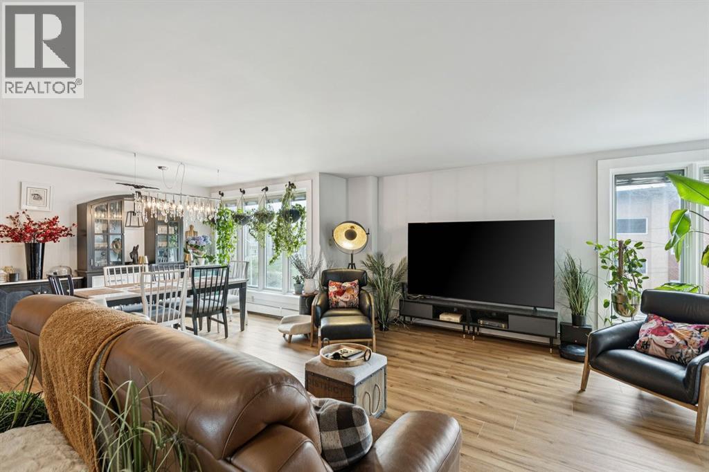 Apartment for Sale in 203, 350 4 Avenue NE|Calgary, Alberta T2E0J3 3