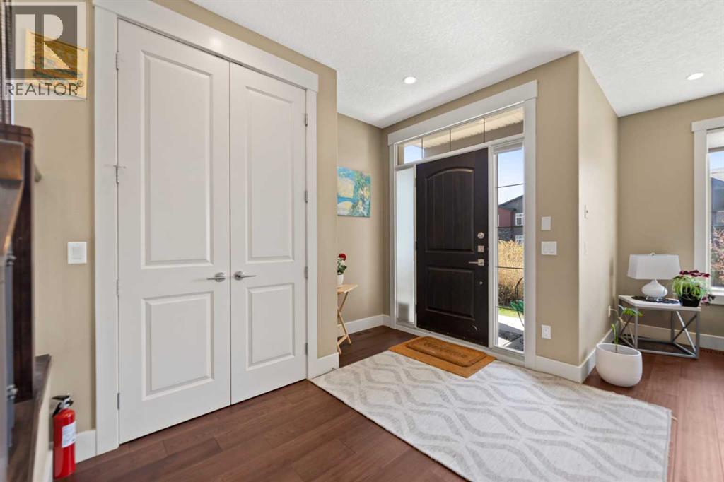 Duplex for Sale in 4410 17 Avenue NW|Calgary, Alberta T3B0N8 5