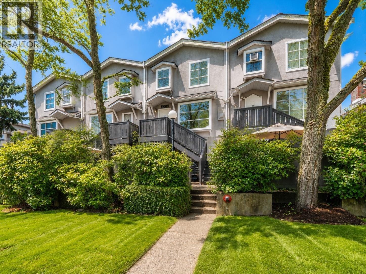 3305 CLIVE AVENUE|Vancouver, British Columbia V5R4V4