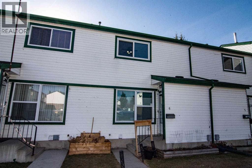 Row / Townhouse for Sale in 6, 100 Pennsylvania Road SE|Calgary, Alberta T2A4Y8