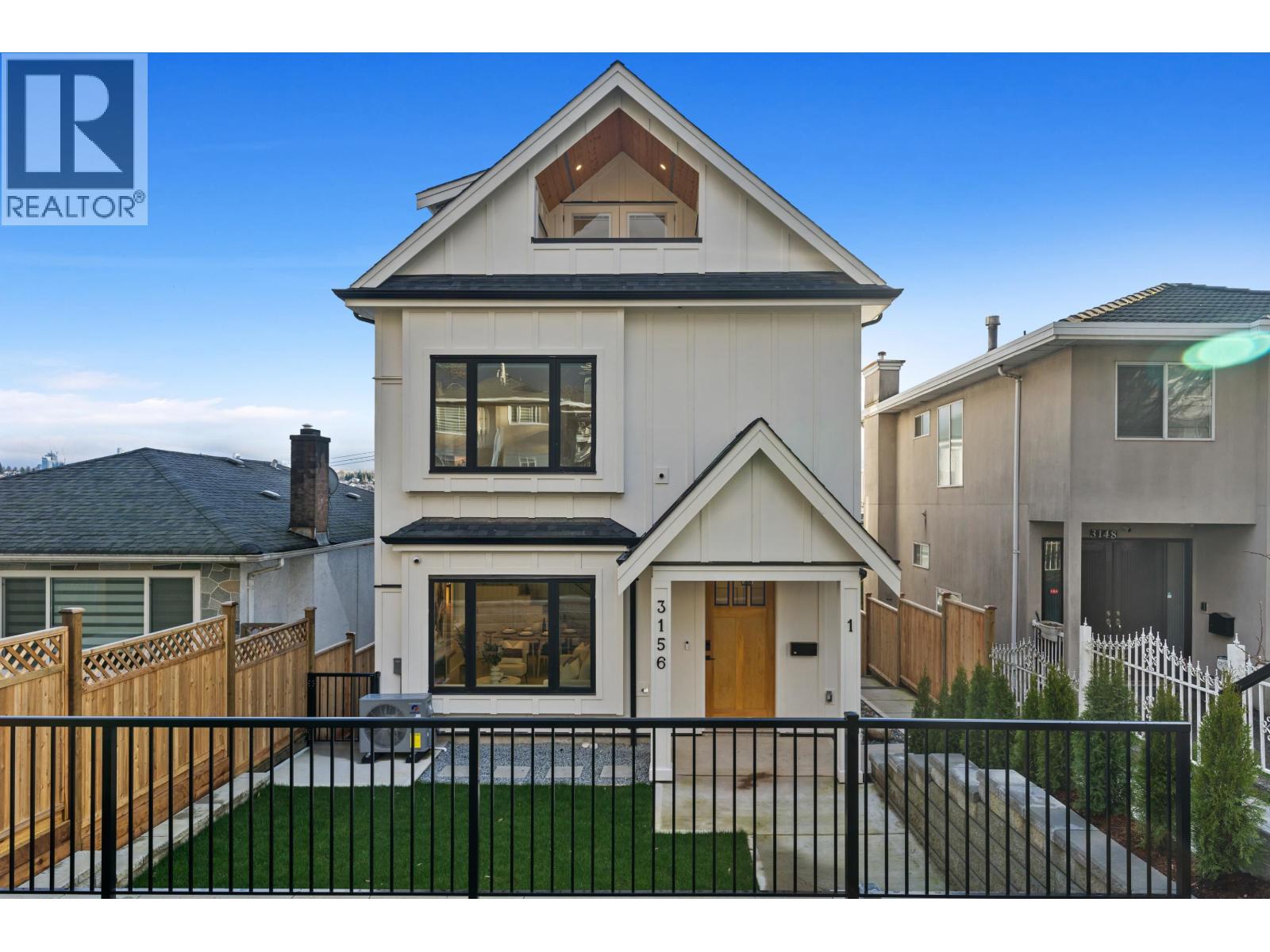 3156-1 E 8TH AVENUE|Vancouver, British Columbia V5M1X6