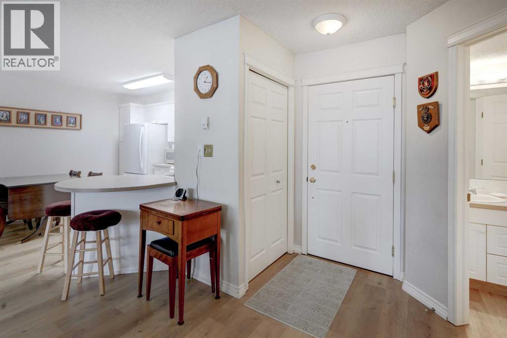 Apartment for Sale in 101, 6800 Hunterview Drive NW|Calgary, Alberta T2K6K5 4