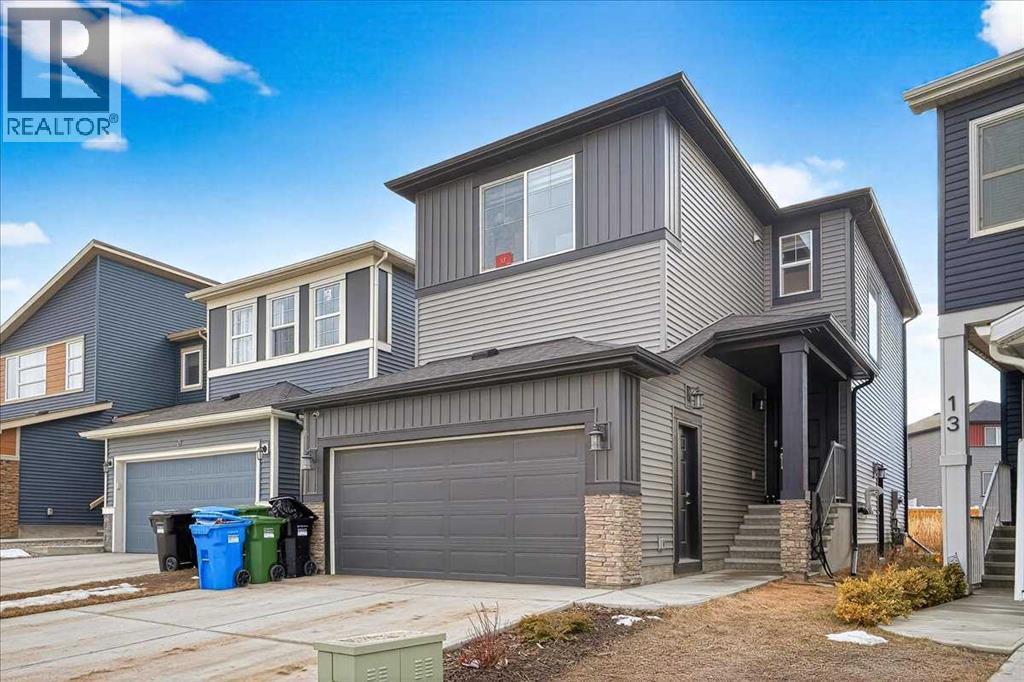 House for Sale in 17 Belmont Green SW|Calgary, Alberta T2X5E3 3