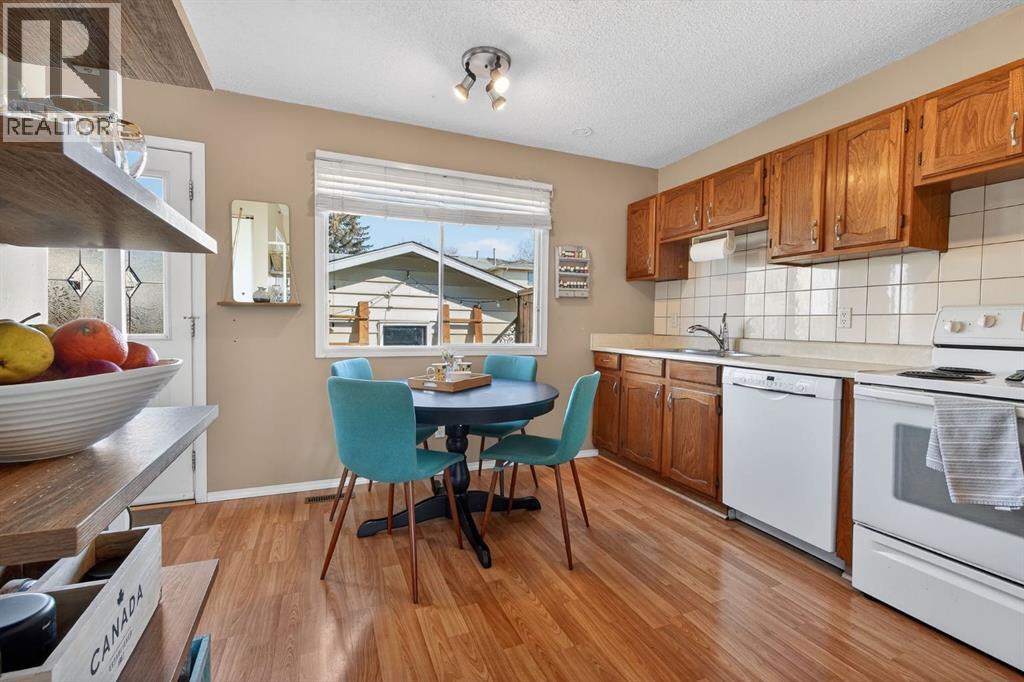 Row / Townhouse for Sale in 161 Midbend Place SE|Calgary, Alberta T2X2K1 4