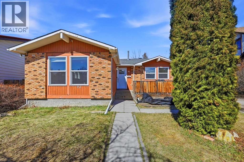 House for Sale in 92 Whitlock Close NE|Calgary, Alberta T1Y4X3
