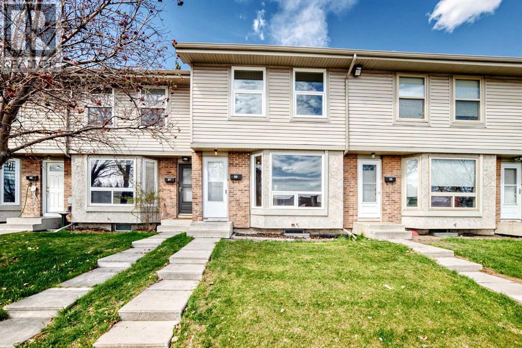 Row / Townhouse for Sale in 98, 123 Queensland Drive SE|Calgary, Alberta T2J5J4 2