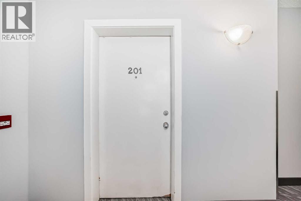 Apartment for Sale in 201, 1000 15 Avenue SW|Calgary, Alberta T2R0S6 4