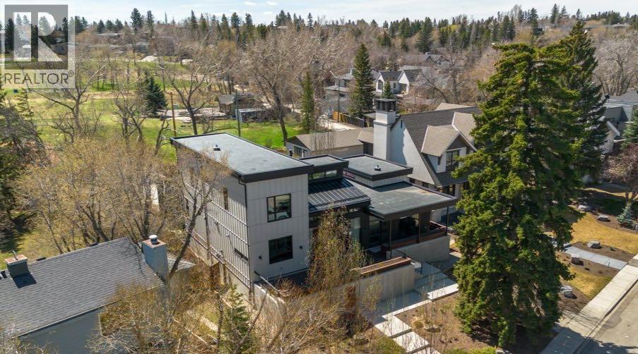 House for Sale in 411 Cliffe Avenue SW|Calgary, Alberta T2S0Z3