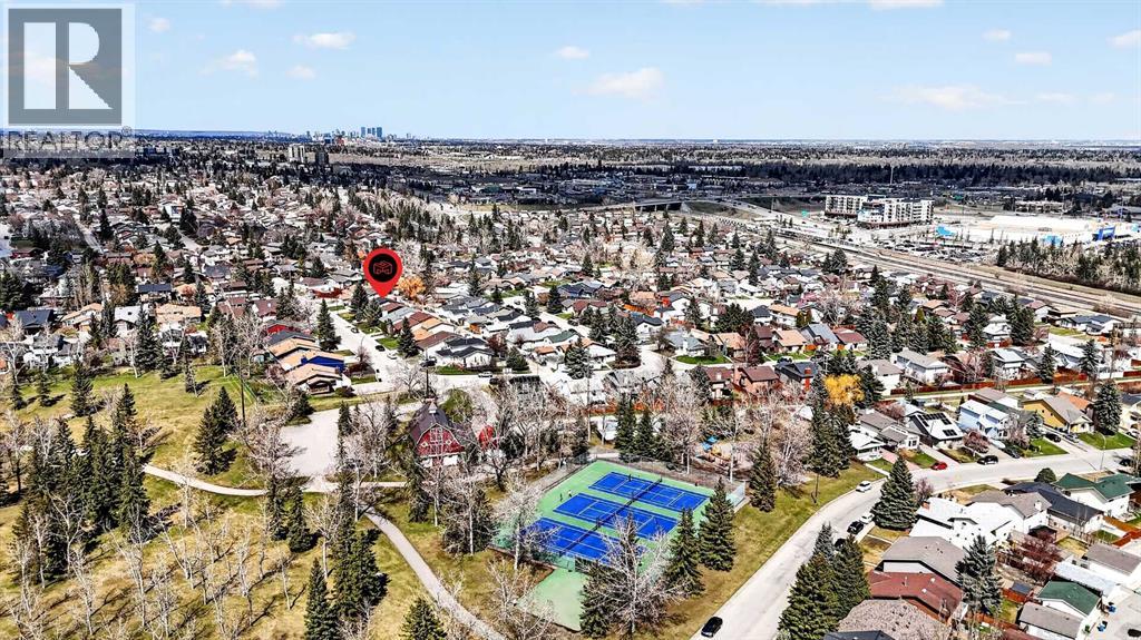 House for Sale in 263 Shawmeadows Road SW|Calgary, Alberta T2Y1B6 2