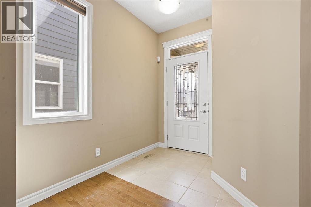 House for Sale in 40 Masters Common SE|Calgary, Alberta T3M2B4 2
