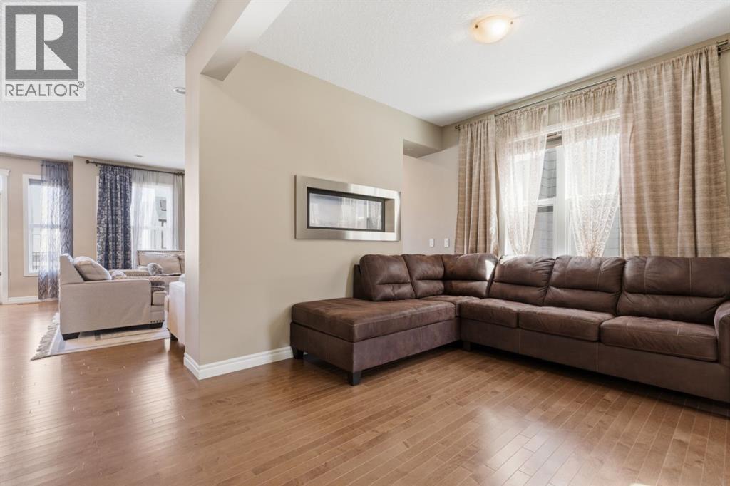 House for Sale in 40 Masters Common SE|Calgary, Alberta T3M2B4 5